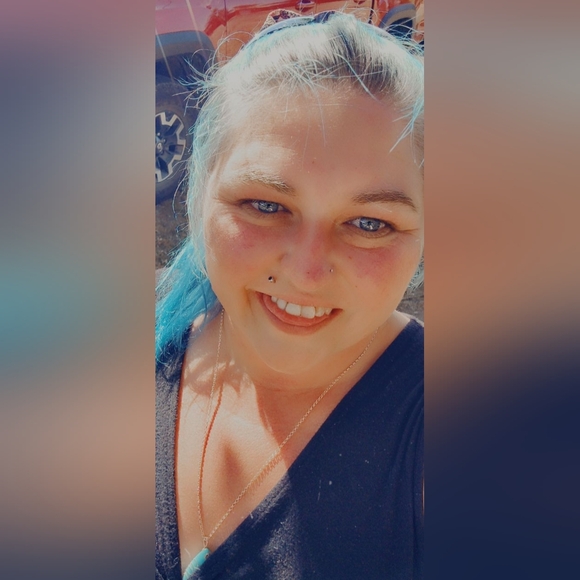 Meet your Posher, Kristina - Picture 2 of 2